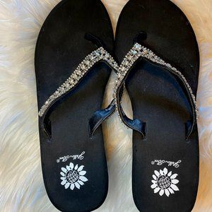 NWOT Women's Yellow Box Black Sandals with Crystals Size 9